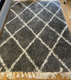 5 FEET BY 7 FEET DARK GREY AND WHITE AREA RUG BY NICOLE MILLER MADE IN TURKEY