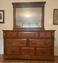 BROYHILL 8 DRAWER DRESSER AND MIRROR