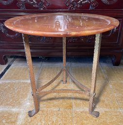 ROUND MARBLE TOP SIDE TABLE ON WROUGHT IRON BASE