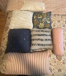 THROW PILLOWS VARIETY SIZES & PATTERNS