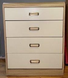 Vintage 4-drawer Dresser