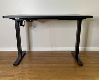 ELECTRIC HEIGHT ADJUSTABLE SITTING-STANDING DESK