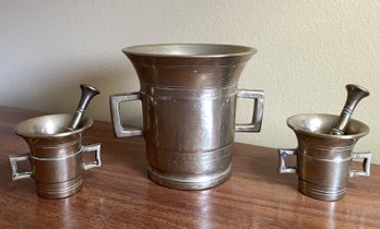 VINTAGE BRASS APOTHECARY MORTAR AND PESTLE SET