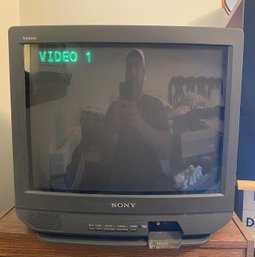 SONY TRINITRON 20 INCH COLOR CRT TV