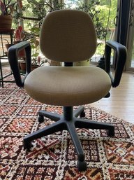 PADDED ADJUSTABLE OFFICE CHAIR