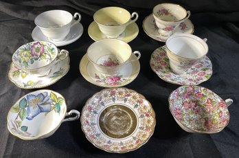 ASSORTED ROSINA COLLECTION OF TEA CUPS AND SAUCERS MADE IN ENGLAND