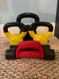 ASSORTMENT OF KETTLEBELLS AND HAND WEIGHTS