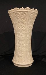 VINTAGE WENTWORTH COLLECTION 11 INCH LENOX VASE