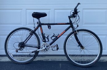 TREK 6000 MOUNTAIN BIKE