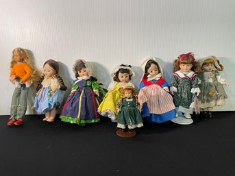 ASSORTED COLLECTION OF DOLLS