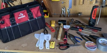 ASSORTED COLLECTION OF TOOLS AND HUSKY TOOL BAG