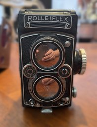 VINTAGE ROLLEI ROLLEIFLEX CAMERA