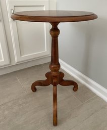 ETHAN ALLEN COUNTRY CROSSING ROUND SIDE TABLE