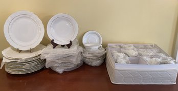 HEREND 48 PC DINNERWARE SERVICE FOR 12