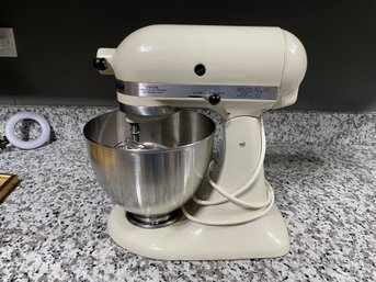 HOBART KITCHEN AID HOUSEHOLD MIXER