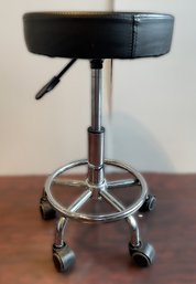 ROLLING ADJUSTABLE HYDRAULIC STOOL