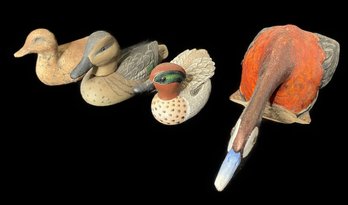 SET OF 4 ASSORTED VINTAGE HANDCRAFTED DETAILED DUCK FIGURINES