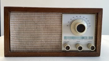 VINTAGE KLH MODEL 21 TABLETOP FM RADIO (1 OF 2)