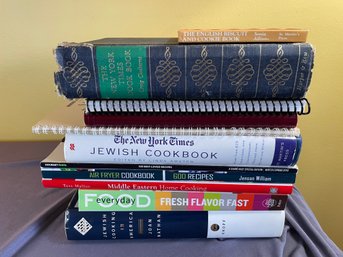 ASSORTED COLLECTION OF COOKBOOKS