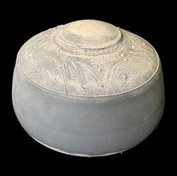 SIGNED DECORATIVE RAKU POT AND LID BY JEFF KELL