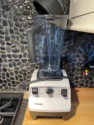 VITAMIX 5200 BLENDER MODEL VM0197 WHITE