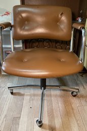 VINTAGE STEELCASE SWIVEL CHAIR