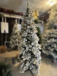 7.5FT SNOW FROSTED CHRISTMAS TREE