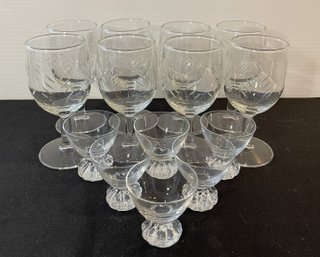 ASSORTED COLLECTION OF CLEAR GLASSES