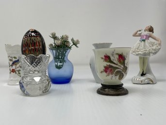 ASSORTED COLLECTION OF VINTAGE CERAMIC AND GLASS DECOR