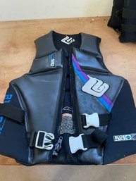 HYPERLITE LIFE VEST SIZE LARGE