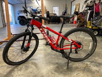 TREK MARLIN 5 RED MOUNTAIN BIKE 27.5 INCH