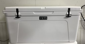 YETI TUNDRA 125 QUART COOL BOX (1 OF 2)