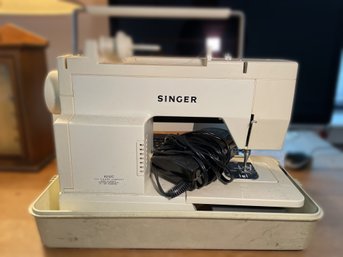 VINTAGE SINGER SEWING MACHINE 6212C WITH POWER CORD AND FOOT PEDAL