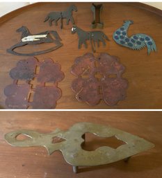 ASSORTMENT OF METALLIC DECORATION OF ANIMALS AND SHAPES