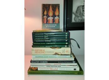 ASSORTED COLLECTION OF COOKBOOKS