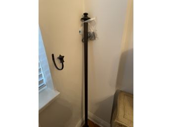 CURTAIN ROD AND BRACKETS