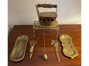 COLLECTION OF ANTIQUE AND VINTAGE BRASS ITEMS