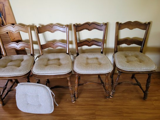 R5 Set Of 5 Dining Room Chairs With Cushions And One Extra