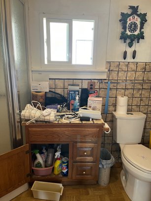 R8 Entire Bathroom Contents. Telesonic Quartz Plastic CooCoo Clock, Vintage Sears Hair Dryer, Medical Supplies