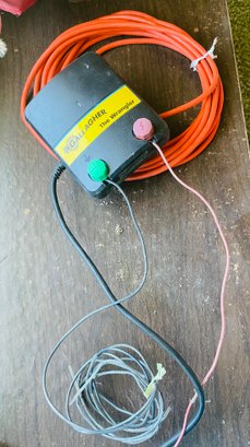 R4 The Wrangler Electric Fence Charger And Extension Cord