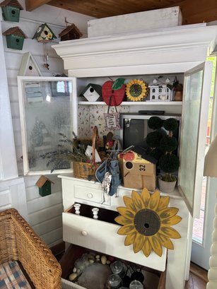 R1 Birdhouse And Decorative Gardening Lot, Not Including Hutch Or TV