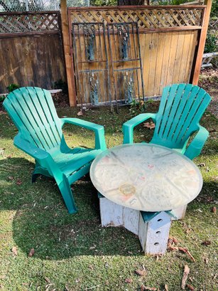 R00 Lawn And Garden Patio Table And Chairs Plus Two Iron Garden Art Panels
