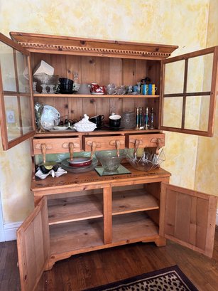 R4 Large Hutch, Not Including Glassware