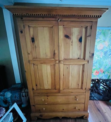 R10 Armoire With Drawers And Hangers Wood