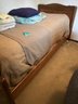 R3 Wooden Headboard/footboard And Rails Twin Bed. Includes Mattress, Boxspring, Linens And Blankets