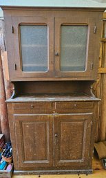 R11 - Large Vintage Kitchen Hutch Buffet With Pebbled Glass Windows And Key Box