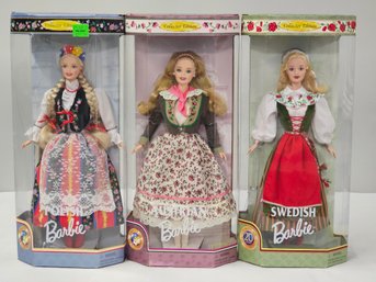 BNH Vintage Barbie Mattel Collector Edition Dolls Of The World 20th Anniversary Swedish Barbie 1999