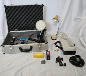 R5 Contents Of Aluminum Case To Include Vintage Norman 400B Lighting Pack, Flash Head, Tabletop Lamp