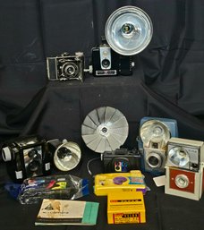 R5 Several Vintage Cameras To Include Vario Folding Camera, Kodak Brownie Hawkeye, Kodak Flashfun Hawkeye, Kod