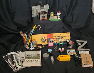 R5 Vintage Polaroid Land Camera Big Swinger 3000, Vintage Kodak Catalogs, Snoopy And Woodstock Snowglobe, Phot